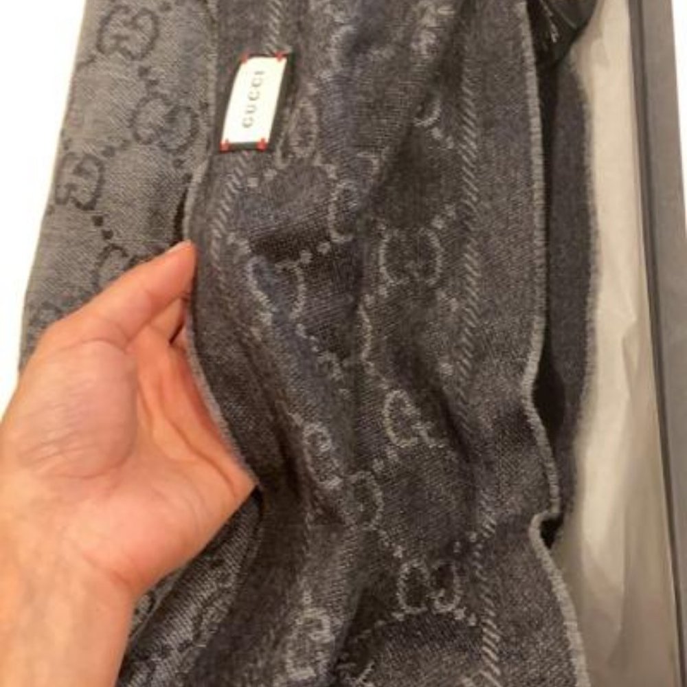 Authetic Gucci Scarf - Picture 3 of 5